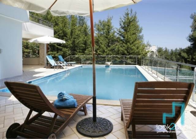 AMAZING FURNISHED VILLA WITH PRIVATE SIMMING POOL AND GARDEN IN AMONI KORINTHOS 