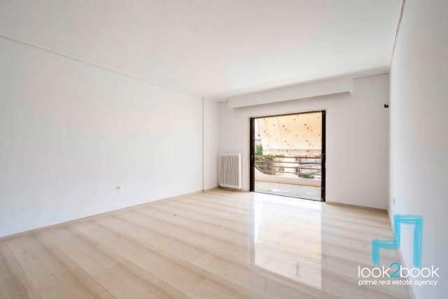 EXCELLENT FULLY RENOVATED APARTMENT IN GLYFADA 