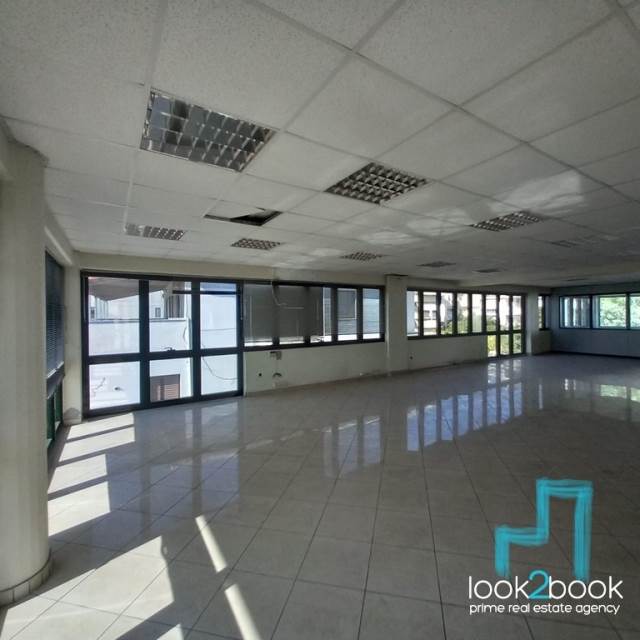 EXCELLENT OFFICE IN GLYFADA 