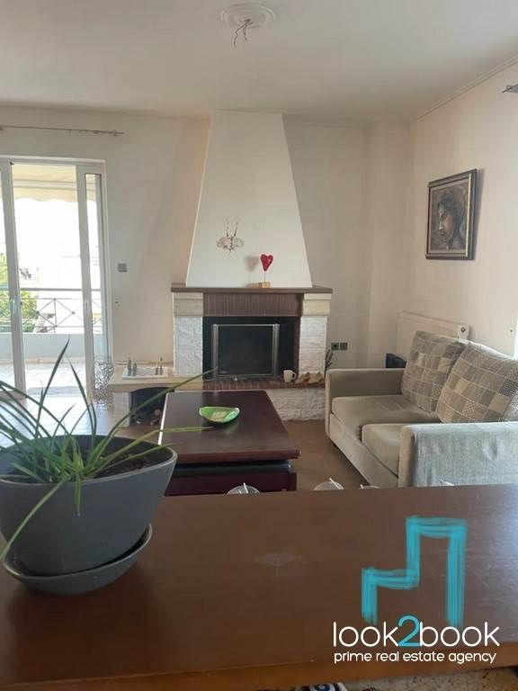 EXCELLENT RENOVATED AND FURNISHED FLOOR APARTMENT IN TERPSITHEA 